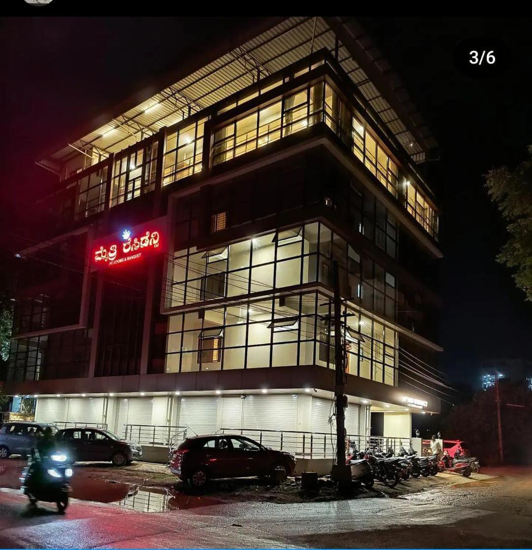 Mythri Residency 호텔 후블리 외부 사진